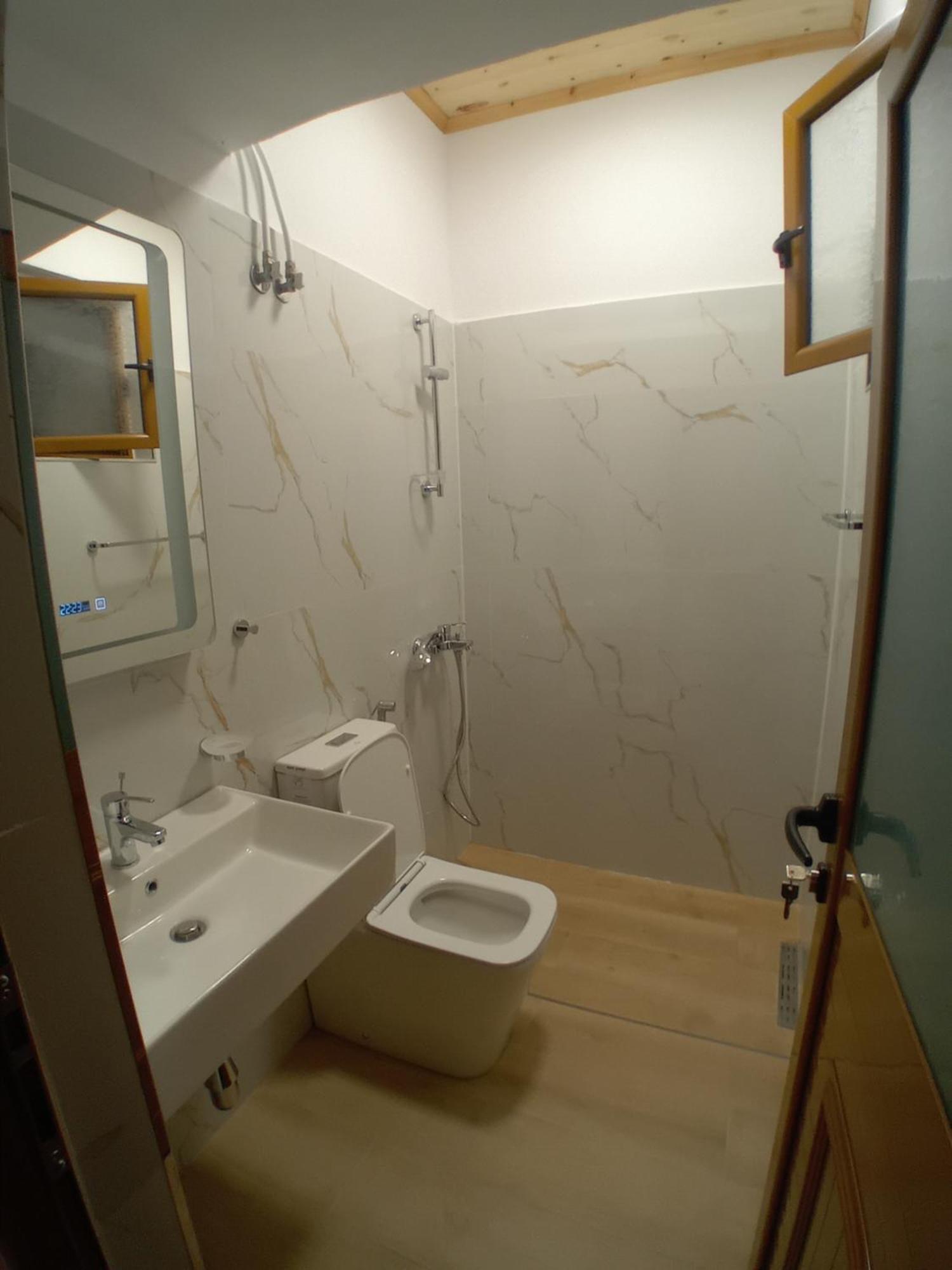 Arpet Guesthouse Gjirokastra Kültér fotó