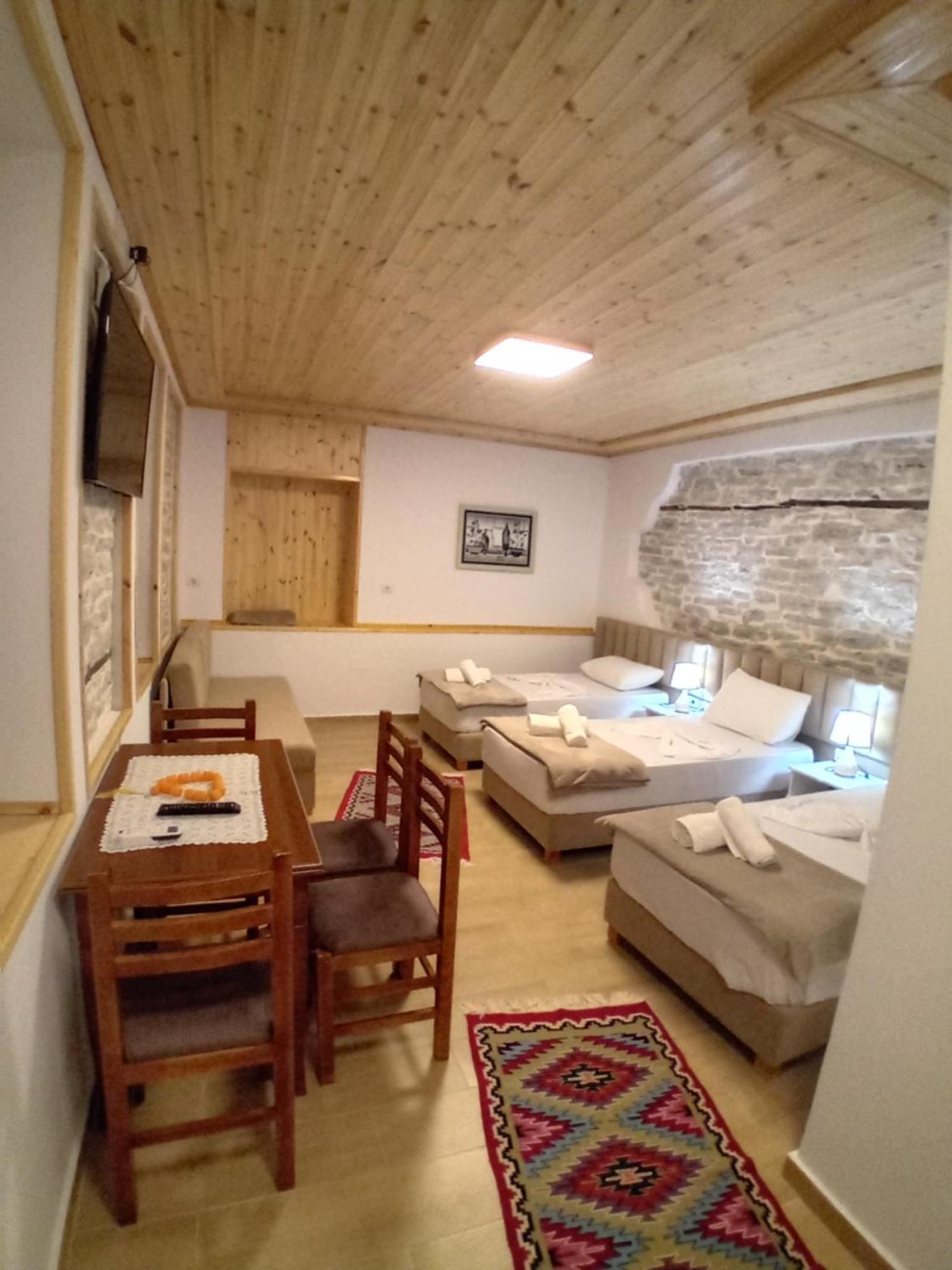 Arpet Guesthouse Gjirokastra Kültér fotó